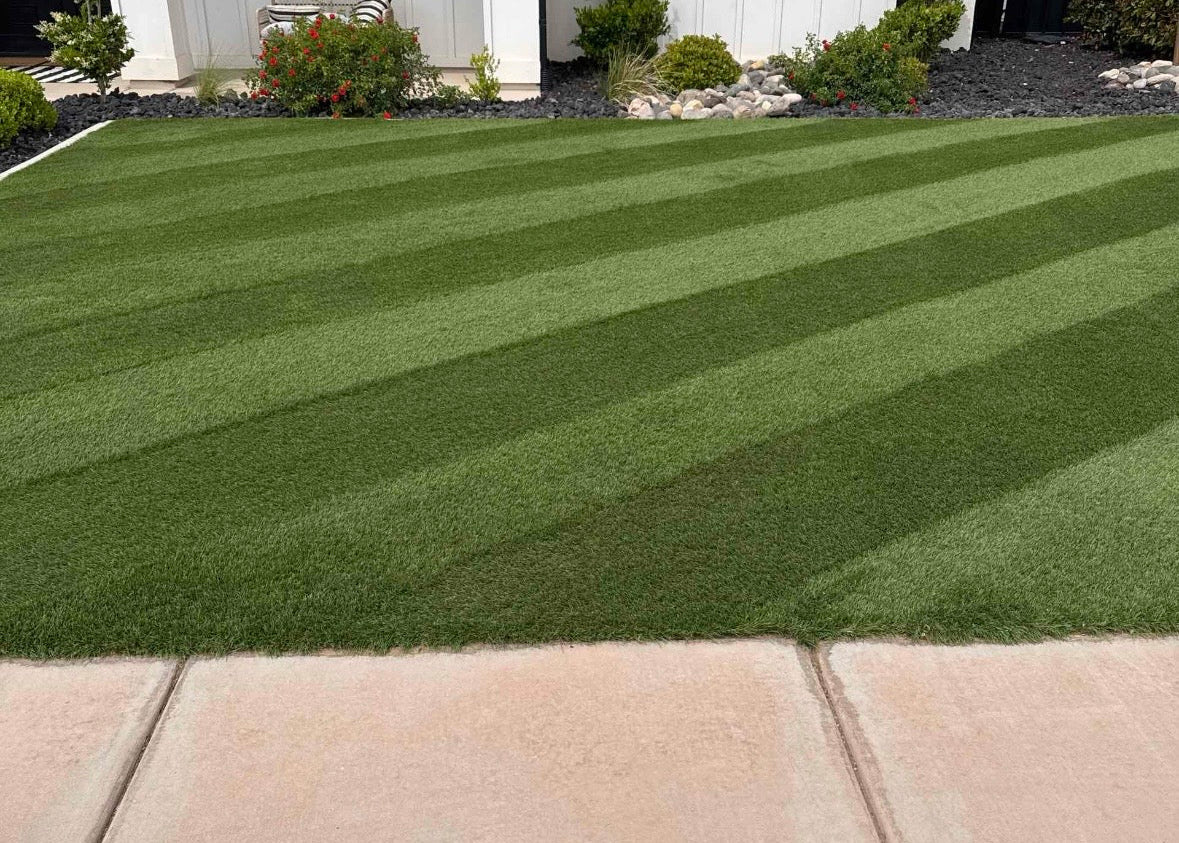 Professionally striped front yard artificial turf in St. George